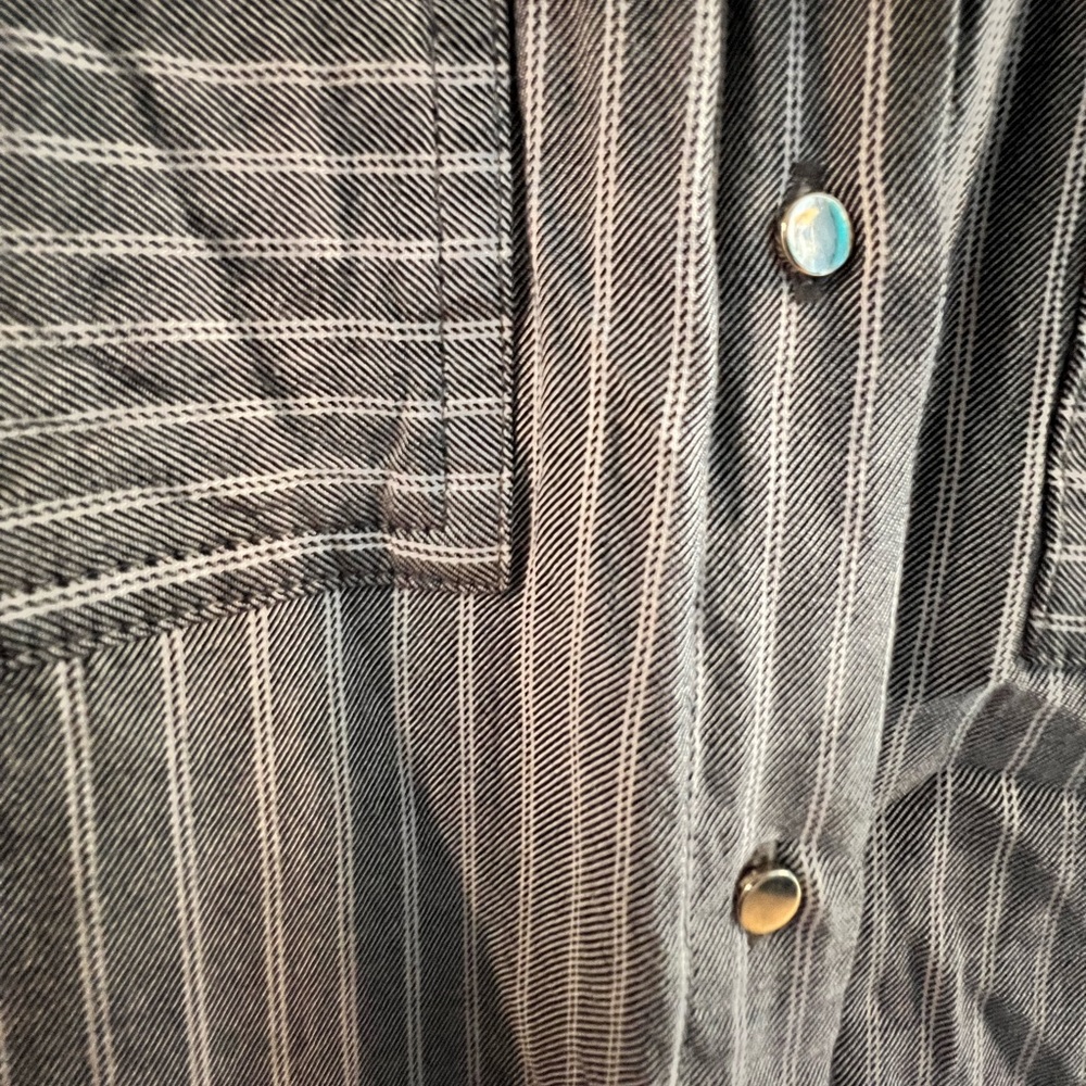 Dynamite Striped Button-down Blouse - Picture 4 of 4